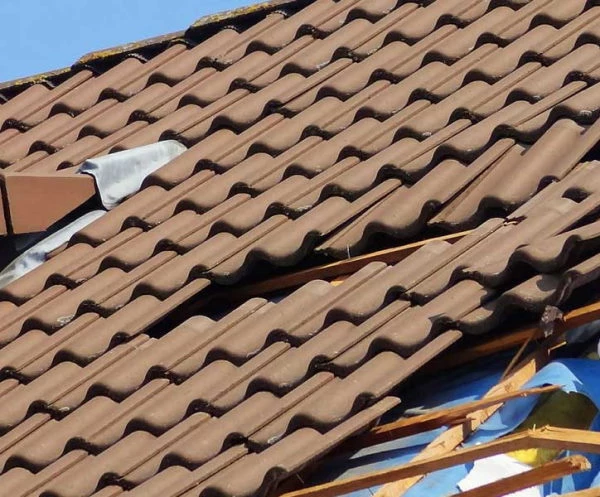 roof repair vs roof replacement